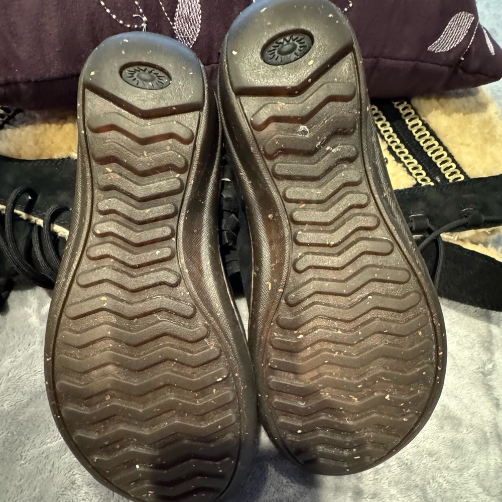 UGG Black and Cream Winter Boots - Picture 9 of 14